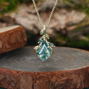 Vintage Kite Moss Agate Pendant Necklace Yellow Gold Leaf Necklace Marquise Moss Agate Pendant Necklace Bridal Anniversary promise Pendant