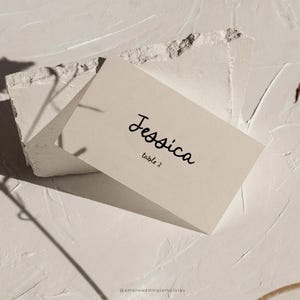 Plantillas de tarjetas de lugar imprimibles, tarjetas de lugar escritas a mano para etiquetas de nombre de cena de despedida de soltera, tarjetas de nombre planas editables, asientos personalizados para bodas