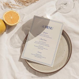 Plantilla de menú moderno y tarjeta de nombre. Menú de boda dibujado a mano. Imprimible. Elegante programa de menú de recepción. Menú de mesa caprichoso editable para bodas.