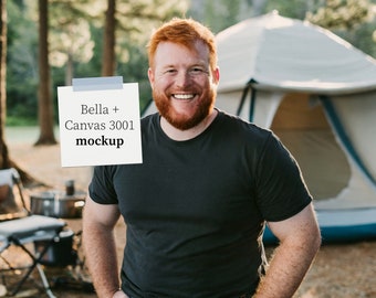 Mockup di t-shirt Black Bella Canvas 3001 / Modello maschile taglie forti / Estate, all'aperto, campeggio / Body Positive + Mockup di stile di vita inclusivi