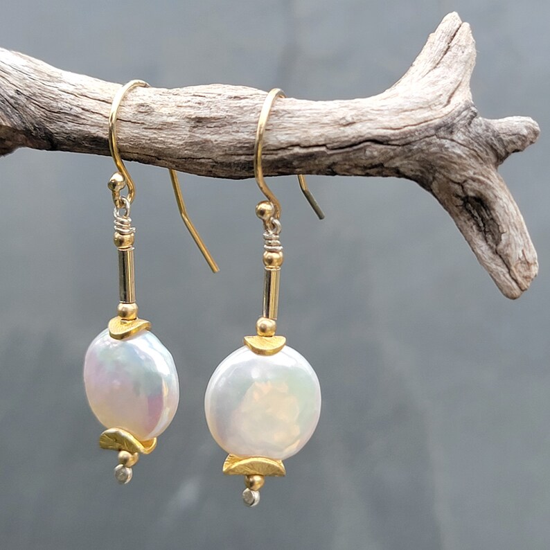 GOLD COIN STUD FRESH WATER PEARL DROP EARRING main image 1