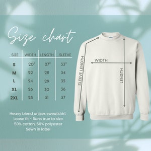 Op de afbeelding: Maattabel voor een unisex sweatshirt. De tabel toont de breedte, lengte en mouwlengte in inches voor de maten S, M, L, XL en 2XL. Het sweatshirt is een zware mix van katoen en polyester en heeft een losse pasvorm.
