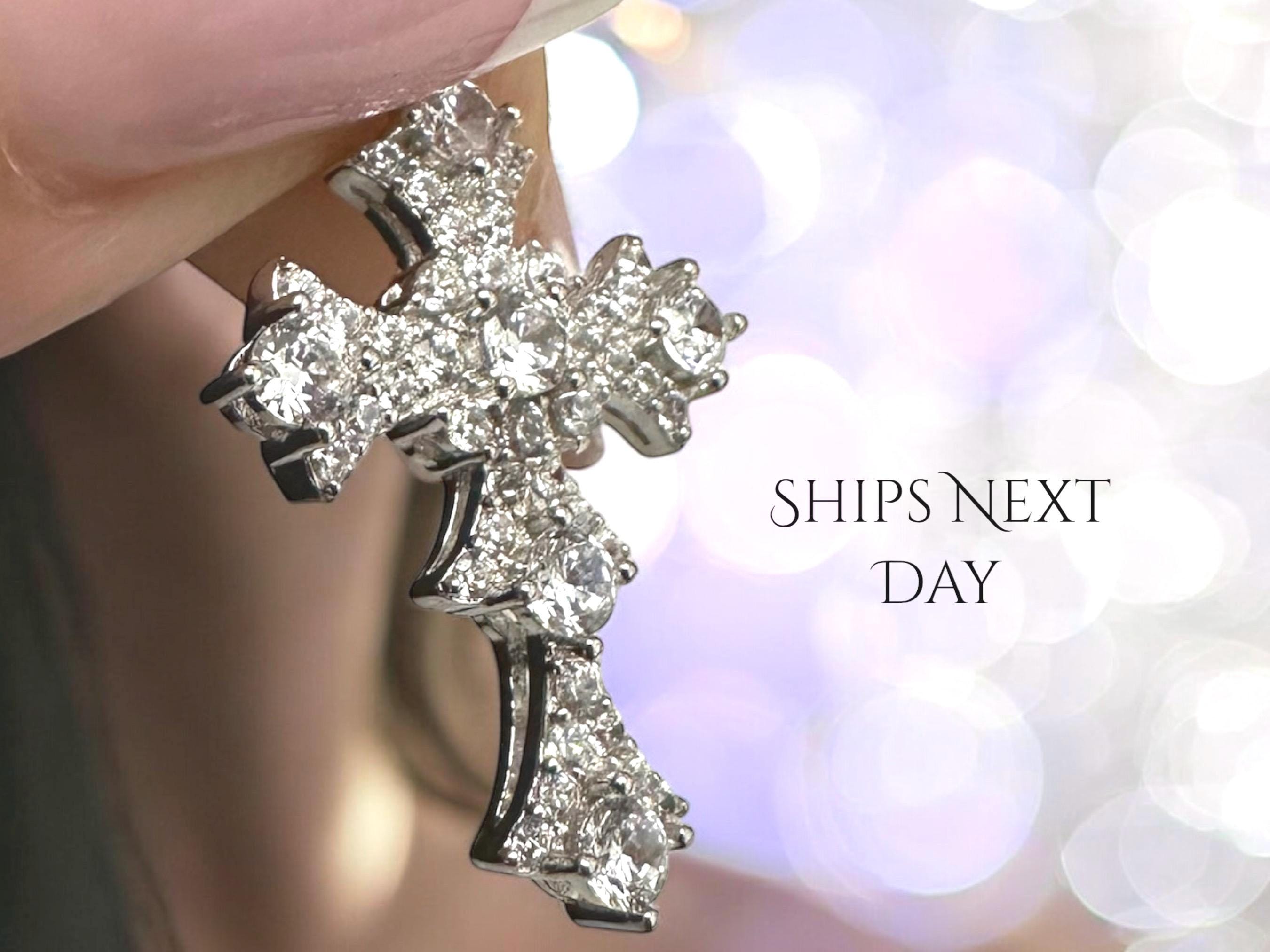 【Hei】[silver925] cubic cross necklace ネックレス☆送関税込 Cubic Zirconia Cross Pendant 925 Sterling Silver, Gemstone