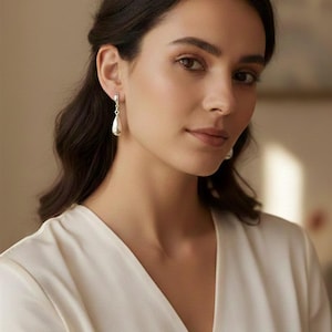 Pendientes de aro colgantes con forma de lágrima bañados en rodio con circonita cúbica, forma de gota de agua plateada