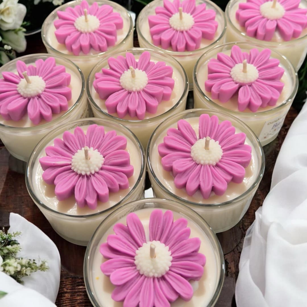 Daisy Candle | Soy Wax Candle | Wedding Favors, Bridal Shower Gifts ...