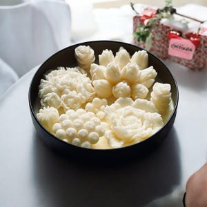 Candle with Flowers, Wedding Candle Gift, Gift for Mom, Birthday Gift for Her, Bridesmaid Gift, Soy Scented Candle, Thank you Candle Gift