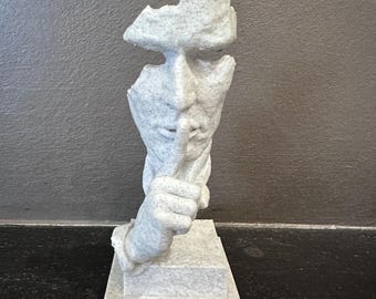 Statua moderna Silenzio