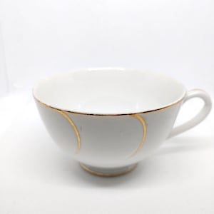 Porcelain Teacup , Grant Crest Seashell , White with Gold Swirls , Gift for a Friend , Elegant Gift