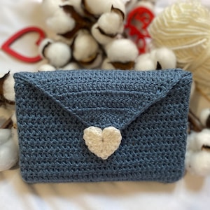 Gehäkelte Buchhülle / Tasche, gehäkelte Liebesbrieftasche