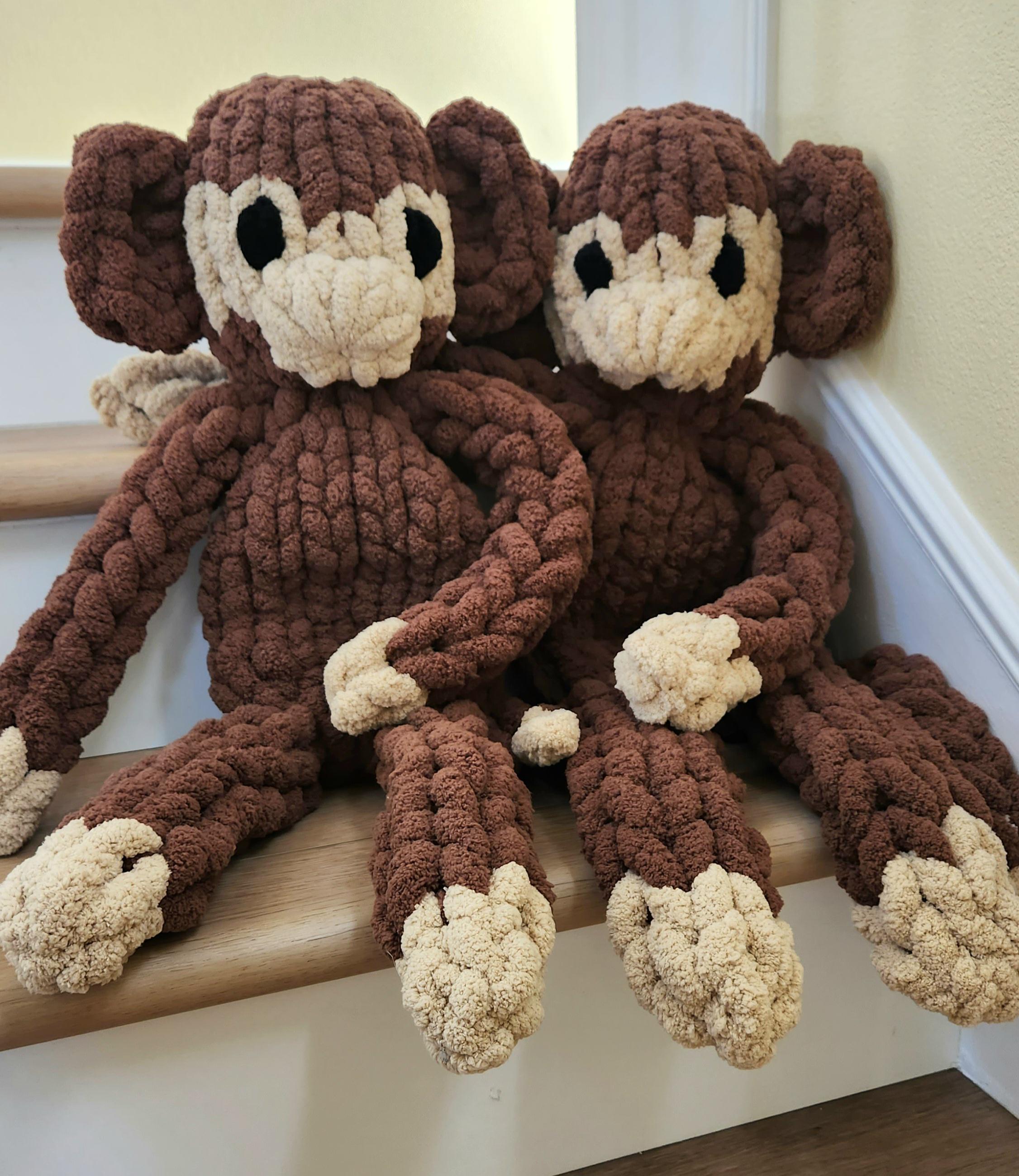 Video Tutorial Zippy Monkey Snuggler | Chunky Knit Snuggler