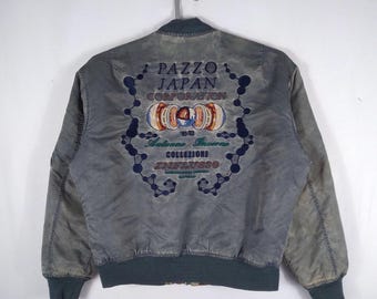 Chaqueta bomber de vuelo reversible con cremallera completa, logo grande bordado de Pazzo Japan, estilo vintage de los 90, diseño de camuflaje, color gris claro desteñido, talla grande.