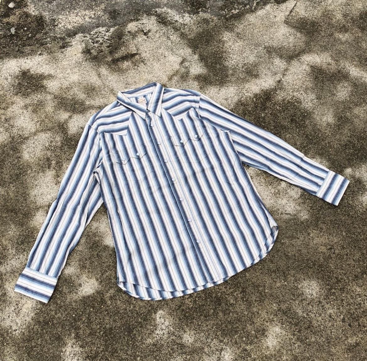 Vintage Sugar Cane Japanese Brand Double Pocket Striped Western Styles Collared Polos Buttons Shirts Women Buttons Up Shirts Medium Size