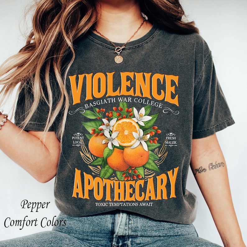 Suéter de Violence Apothecary, camiseta Fourth Wing, camiseta Dragon Rider, camiseta Basgiath War College, camiseta inspirada en la serie Empyrean, regalo literario imagen 2