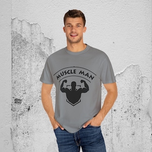 Camiseta unissex tingida com tecido Muscle Man, camiseta fitness, camiseta de ginástica, vestuário de fisiculturismo, presente para entusiastas de exercícios, roupa casual