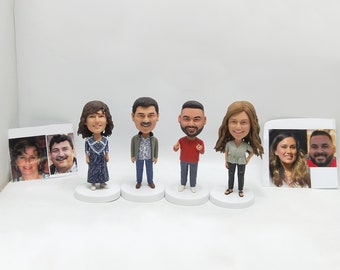Custom family bobblehead based on photos,custom son and parent figures,personalized group family bobbleheads,the coolest family souveni gift