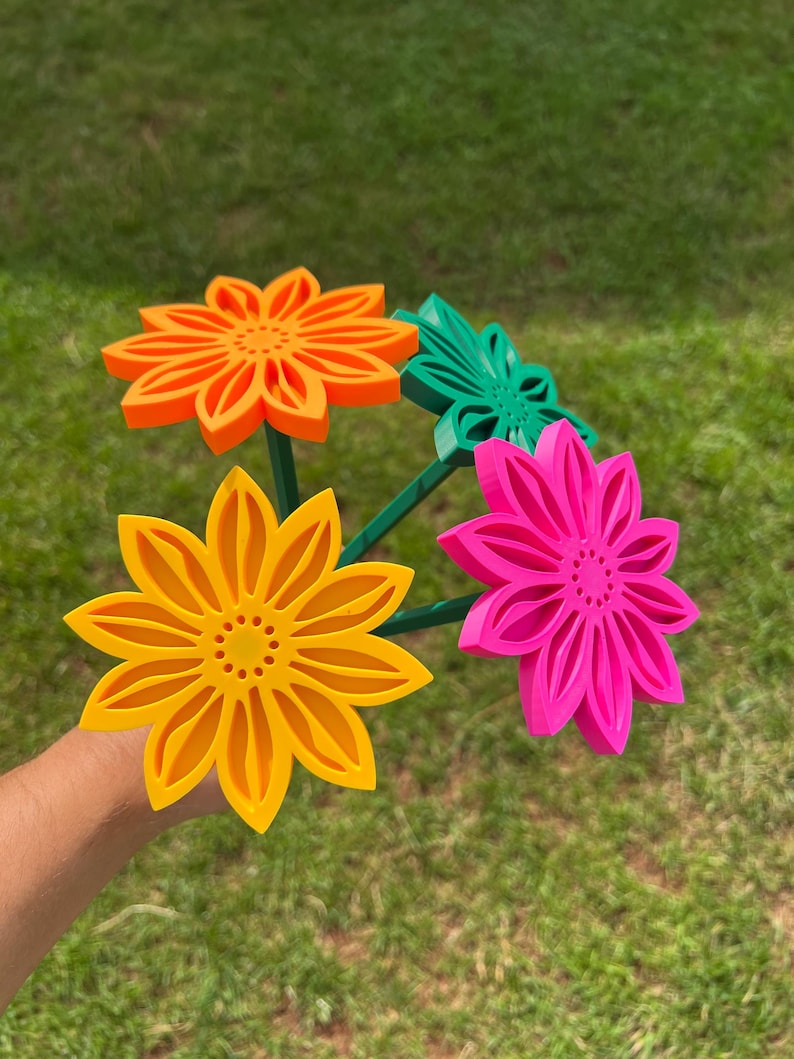 4x "Insektentränke Blumenform" in pink, gelb, orange und grün
