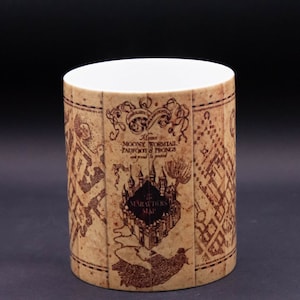 Marauders Map Magic Kaffeetasse, wärmeaktivierbare schwarze Keramiktasse, Wärmeumwandlung mit Harry Potter Hogwarts Map Design.