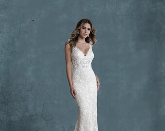 Gorgeous Floral Lace Sheer Bodice V-Neck Backless Wedding Gown