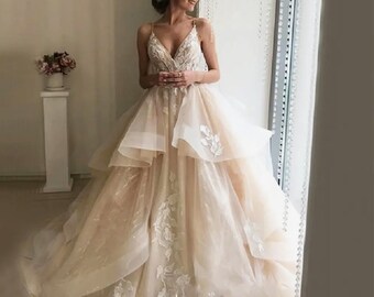 Deep V-Neck Boho Floral Lace Backless Bridal Gown