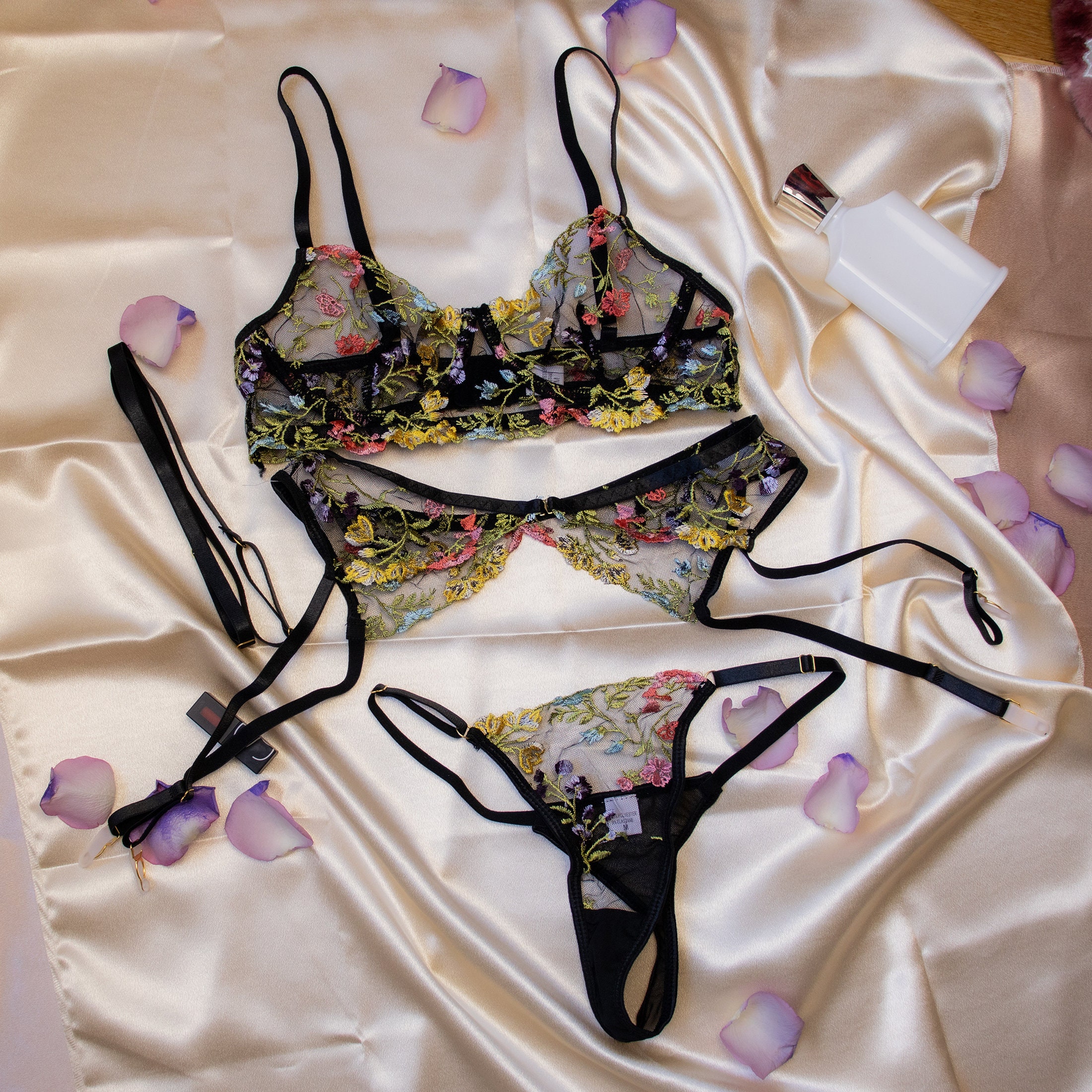 Estorenew Floral Embrodiery Lace Lingerie 3 Piece Set Sexy