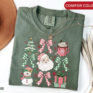 Funny Retro Pink Santa Comfort Color Shirt | Vintage Christmas Tee | Cute Pink Santa Holiday Shirt | Comfy Retro Xmas T-Shirt for Women