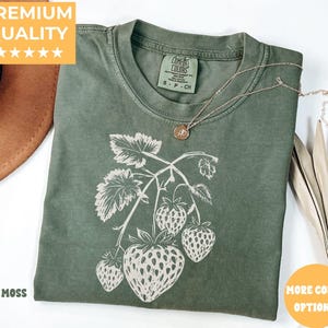 Niedliches Erdbeer-T-Shirt | Komfortfarben Sommer-Erdbeer-Shirt, Cottagecore-Beeren-T-Shirt, Erdbeerästhetik, Botanischer-Garten-T-Shirt