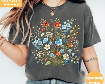 ヴィンテージ押し花シャツ Comfort Colors® ボヘミアンコテージコアTシャツ ボタニカルフローラルTシャツ ワイルドフラワーシャツ フェアリーコアギフト ガーデンラバーギフト