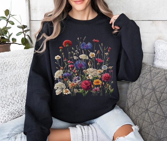 Floral Sweatshirt Flower Sweatshirt Boho Sweatshirt Cottagecore Shirt Vintage Floral Shirt Wildflowers Sweater Oversized Sweatshirt Gi ft