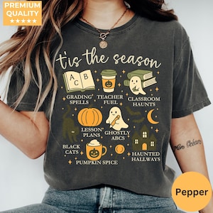 Halloween Lehrer Komfort Farben Shirt, Geist Klassenzimmer T-Shirt, gruseliges Lehrer Shirt, süßes Herbst Lehrer Outfit, Oktober Lehrer Geschenk T-Shirt