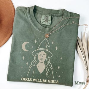 Vintage Mädchen werden Mädchen Hexe Comfort Colors® Shirt, lustige Hexe Vintage Shirt, Vintage Halloween Frauen Shirt, Witchy Vibes Shirt