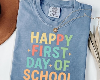 Erster Schultag Shirt Komfortfarben, Lehrer zurück zu Schule T-Shirt, süßes Lehrer Shirt, Grundschullehrer Outfit, Geschenk für Lehrer