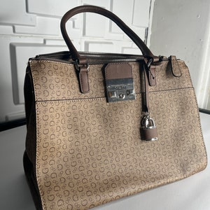 Guess shop handbags uk