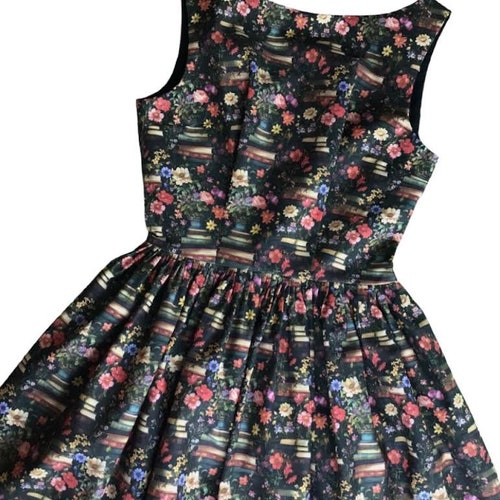 Floral/Libros en el estante/Vestido de libro