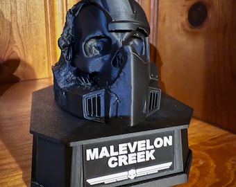 Customizable Hell Divers Battle Damaged Helmet Model