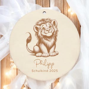 Anhänger Schulkind 2026 l Holz Schultütenanhänger Name personalisiert l Einschulung Geschenke Schultüte Zuckertüte l Schulanfang Einschulung Löwe