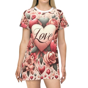 Love Women&#39;s Night Tee Shirt