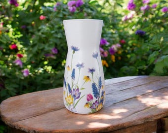 Pretty vase, meadow flowers, spring wildflowers, spring flowers, gifts for mum, gifts for nan, home decor, vase, cottagecore, mother's day