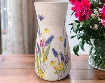 Pretty vase, meadow flowers, spring wildflowers, spring flowers, gifts for mum, gifts for nan, home decor, vase, tulips, mother's day
