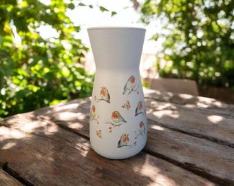 Pretty robin flower vase, robin themed gifts, gifts for mum, gifts for nan, gifts for her, decorative vase, home decor, robin decor