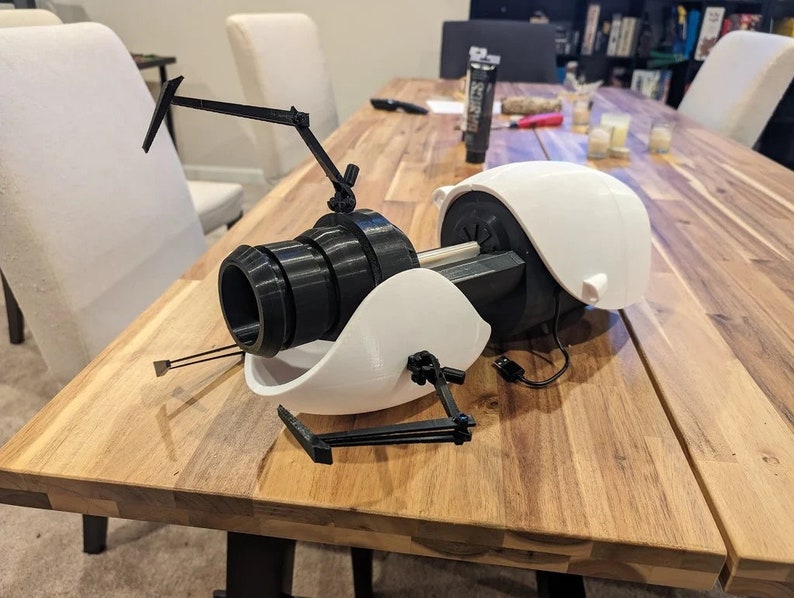 Réplica de la pistola Portal: accesorio de ciencia ficción, juguete coleccionable, regalo para gamers, decoración hecha a mano. imagen 2