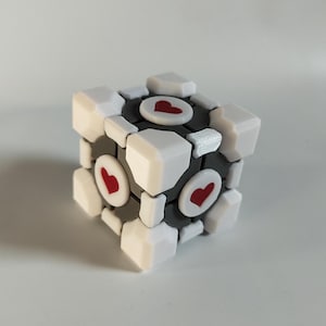 Paquete de botón de portal y cubo complementario | Regalo coleccionable único inspirado en el juego Portal para jugadores y fanáticos. imagen 4