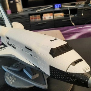 Nasa Space Shuttle Endeavour Model - Detailed NASA Collectible & Educational Decor for Space Enthusiasts