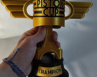 Piston Cup トロフィー ゴールド カーズ　カリフォルニアディズニー DISNEY PARKS DCA PIXAR CARS PISTON CUP CHAMPION GOLD TROPHY