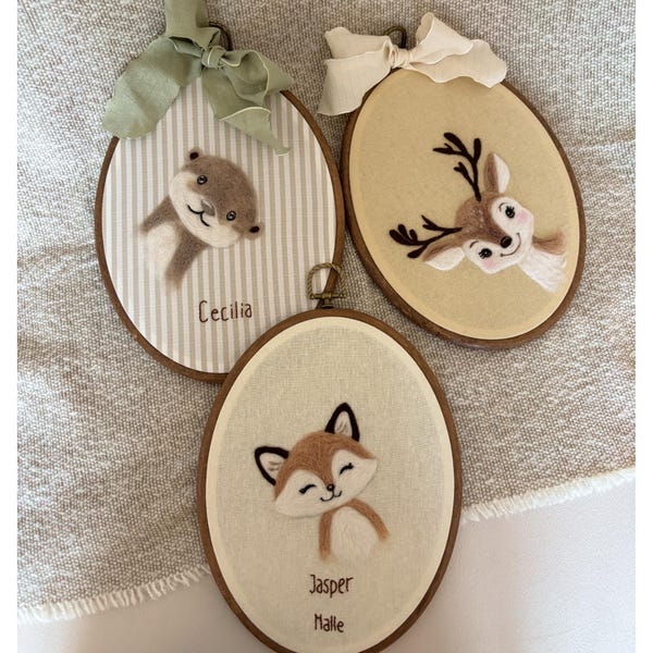 Decorazione personalizzata per la cameretta a tema animali del bosco, quadro su cerchio, decorazione personalizzata per la cameretta, decorazione da parete fatta a mano per la cameretta del bambino, regalo per neonati a tema bosco