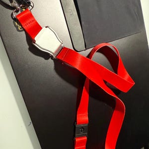 Red Aviation Lanyard, Seat Belt Buckle, pilot id Flight Crew HIGH QUALITY