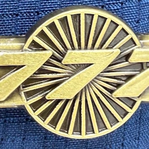 Boeing 777 Pilot Crew Gold Uniform Pin NEW!! American Delta United Airlines DHL Air France British Airways