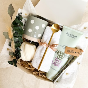 Geburtstagsgeschenk Freundin, Geschenkbox mit Kerze, Tasse, Duschgel, Geschenkset für Frauen, Geschenkidee Freundin, Geschenk für Mama