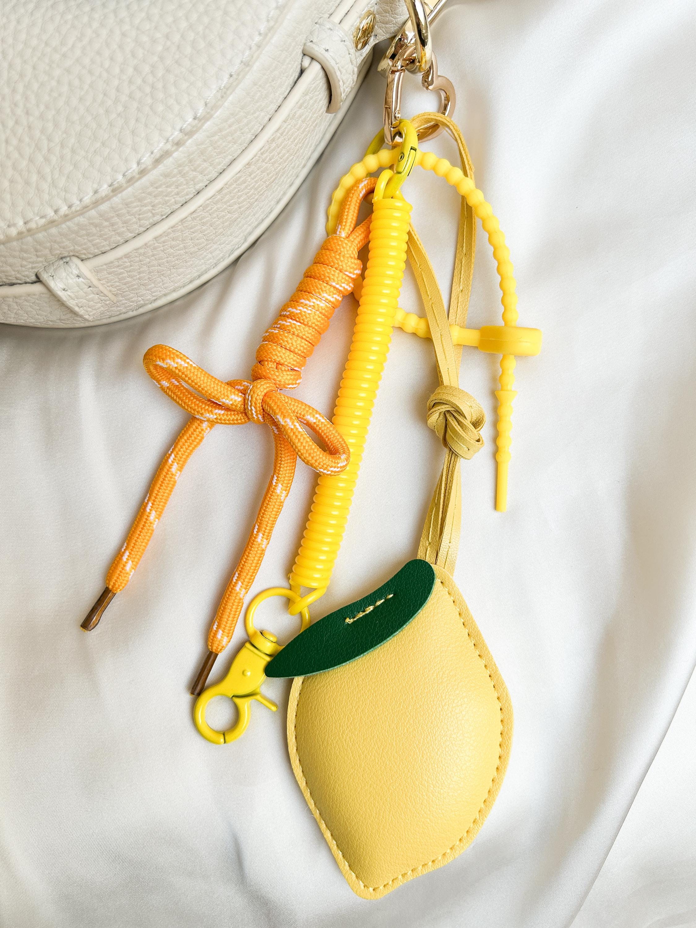 604/14kgfシトリン・レモン・ブランデー・スモーキーQのアシメチャーム Lemon Bag Charm, Leather Bag Charm, Yellow Key Ring, Gift for