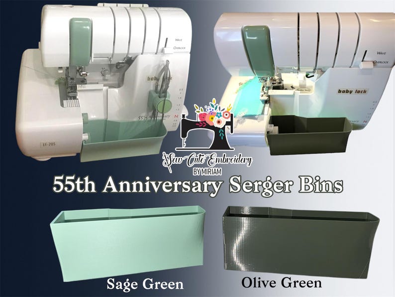 Op de afbeelding: Afbeelding met twee Baby Lock serger naaimachines met saliegroene en olijfgroene serger bakken. De tekst luidt "55th Anniversary Serger Bins" en "Saw Cute Embroidery by Miriam."