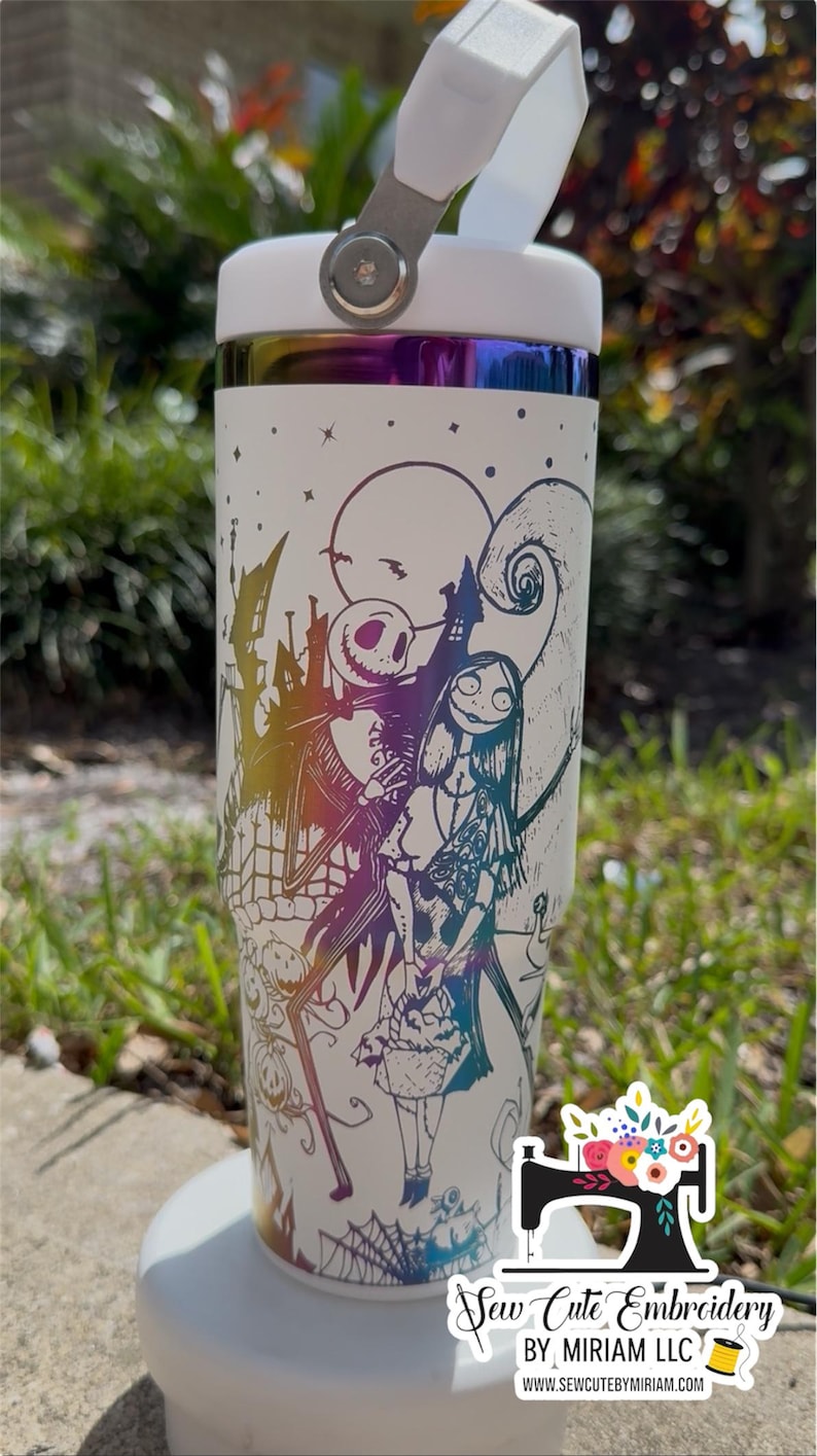 Pesadilla antes de Navidad - Vaso de 30 oz con tapa abatible de Jack y Sally * Vaso de Halloween * Imitación de Stanley * Navidad * Grabado láser imagen 1